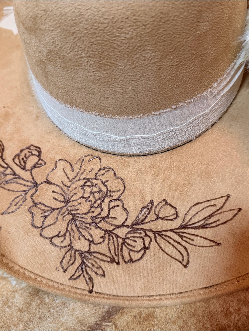Custom burned cowgirl tan suede Wide Brim Hat with Lace Band - Picture 4 of 12